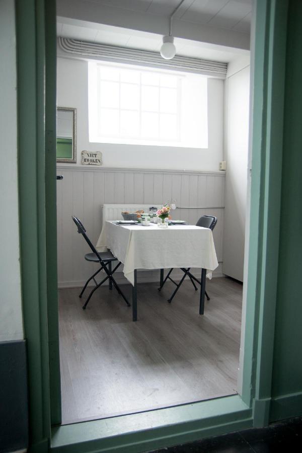 Kerkovernachting Schettens Buitenkant foto
